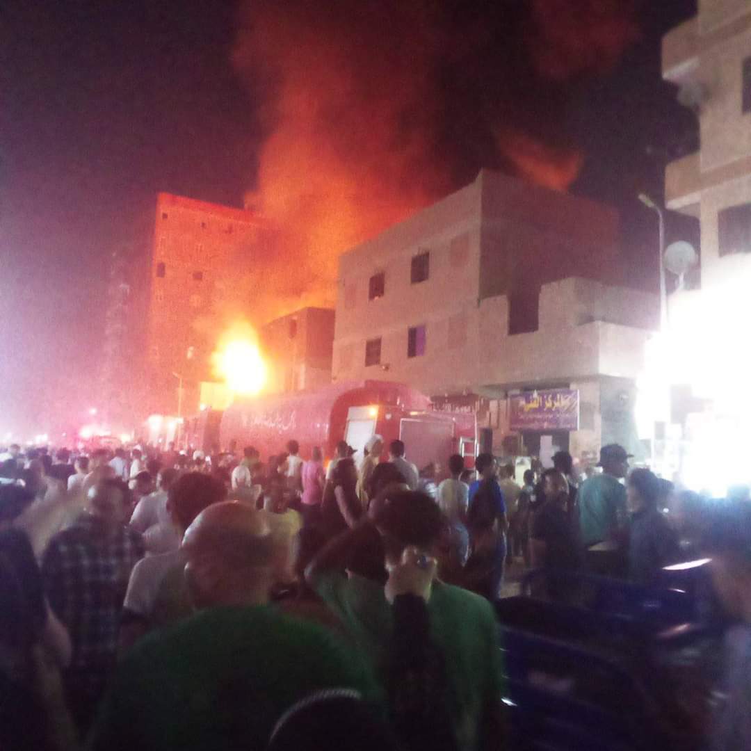 جانب من الحريق