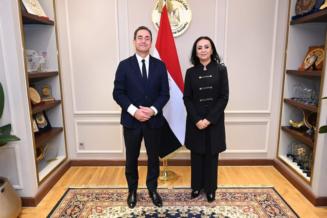 وزيرة التضامن وسفير فرنسا بالقاهرة