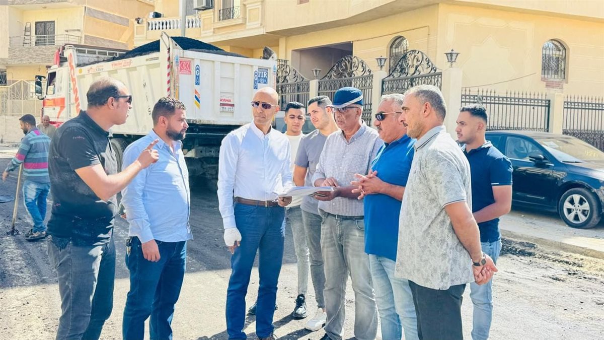 خلال متابعة تنفيذ مشروعات رفع كفاءة وتنفيذ الطرق