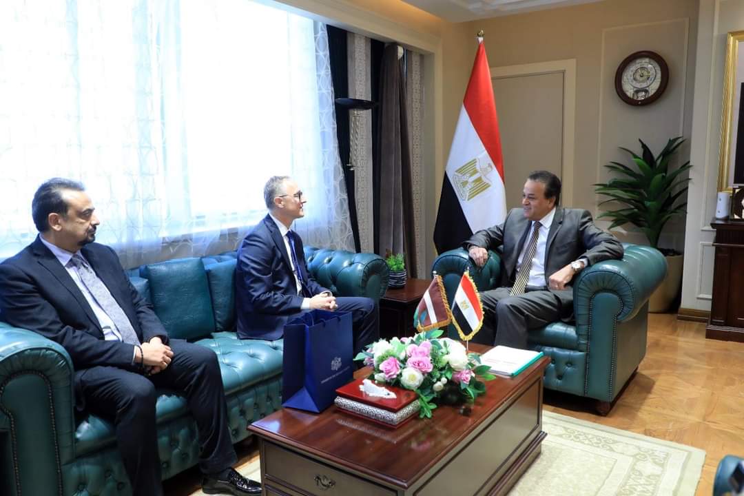 وزير الصحة وسفير جمهورية لاتفيا