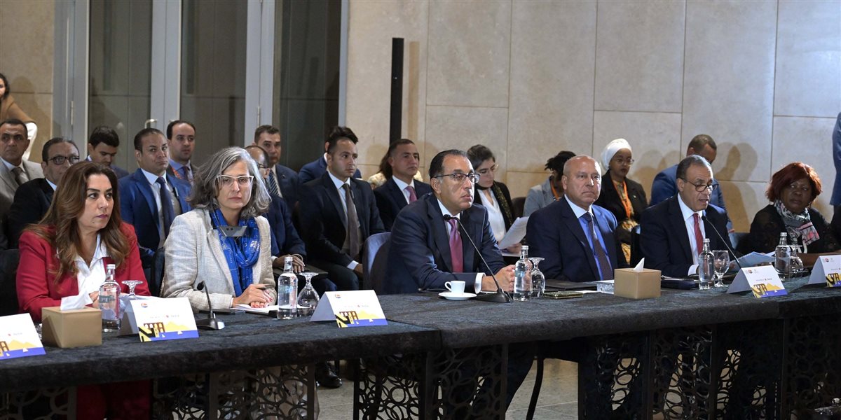 جانب من فعاليات المائدة المستديرة