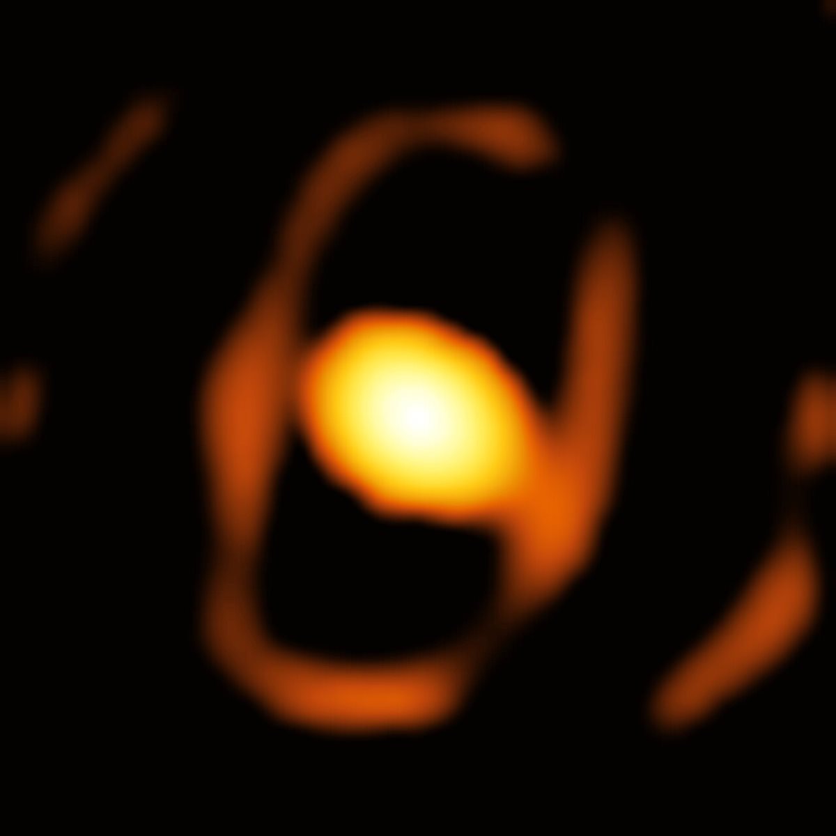 WOH G64, Image credit: European Southern Observatory