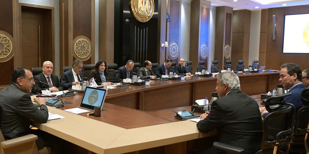 اجتماع رئيس الوزراء مع ورؤساء الهيئات الصحفية والإعلامية