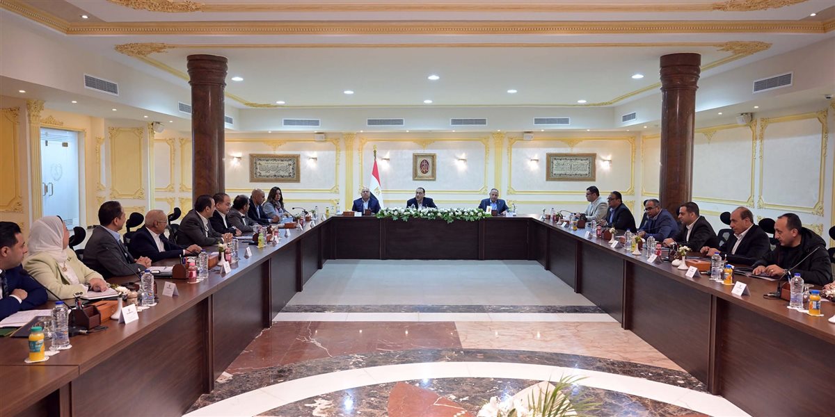 لقاء رئيس الوزراء مع نواب مجلسي النواب والشيوخ ببورسعيد