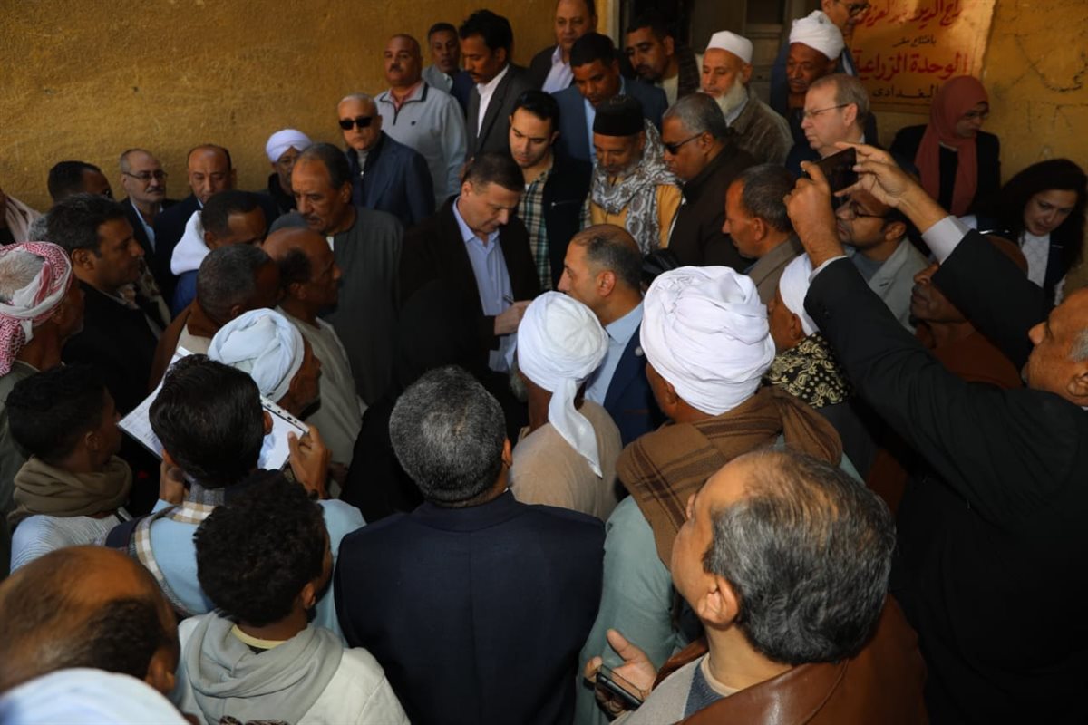 جانب من لقاء وزير الزراعة مع المزارعين