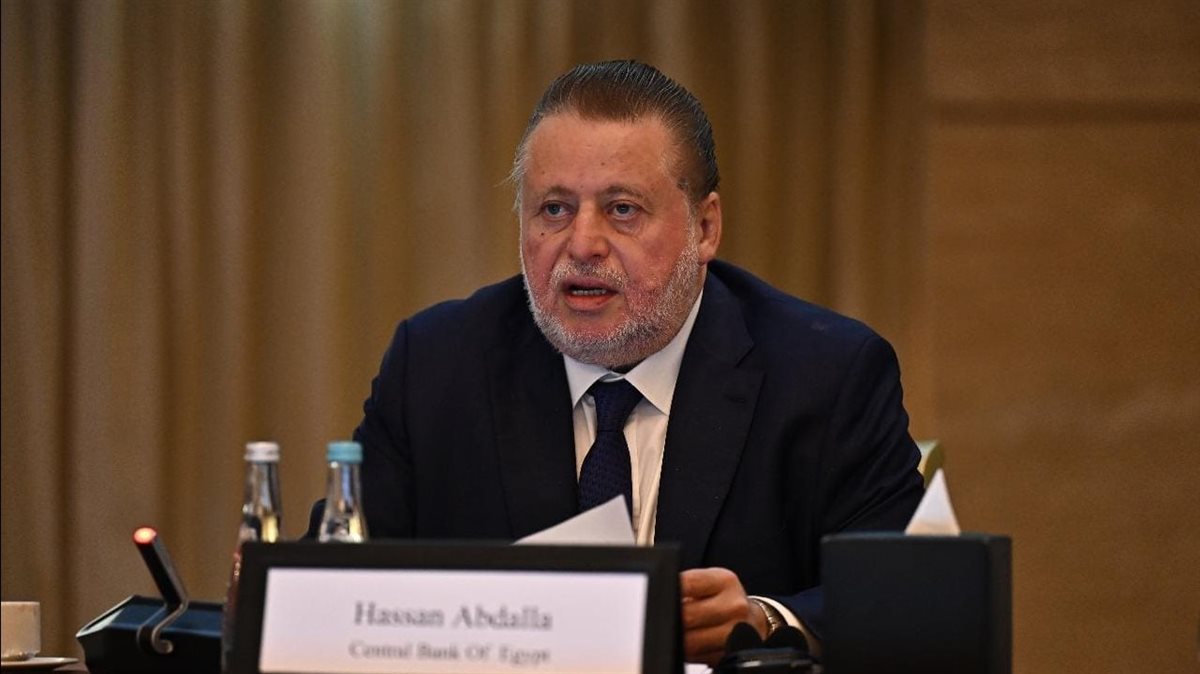 حسن عبدالله محافظ البنك المركزي المصري