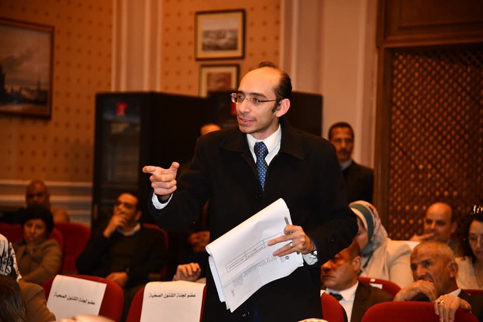 النائب محمد عبدالعزيز