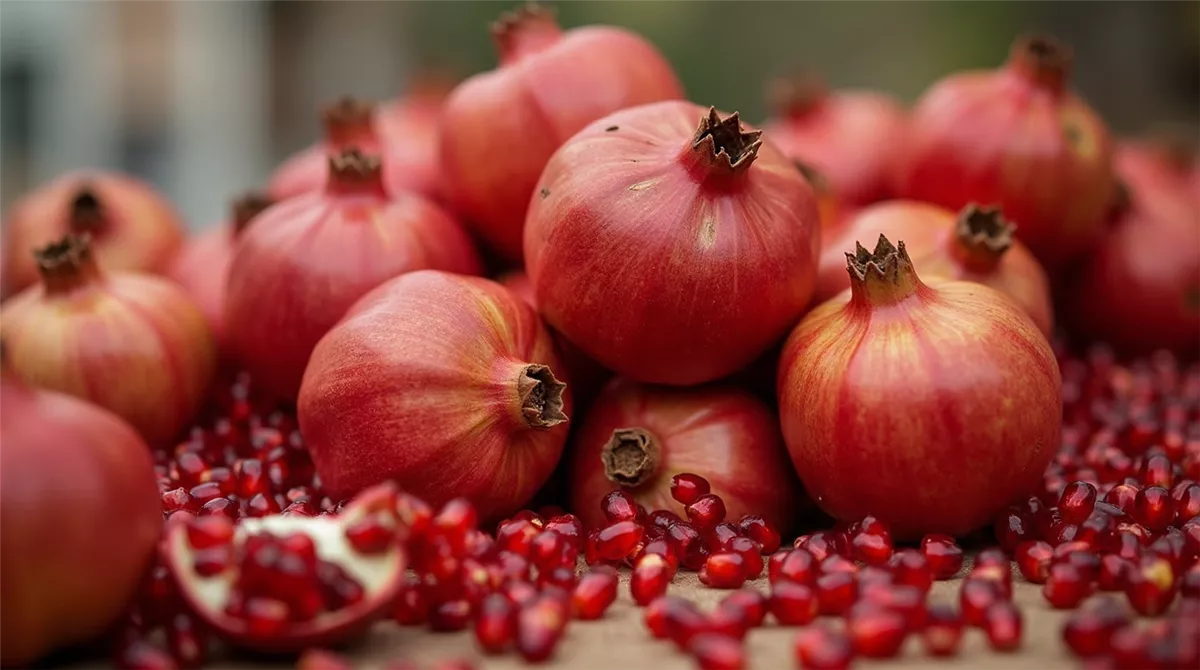 الرمان رمز الحظ في اليونان