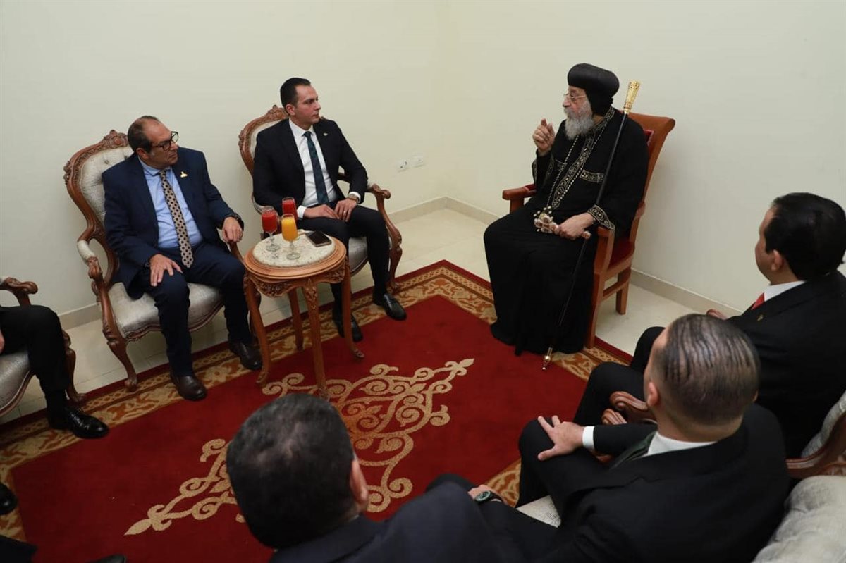 قيادات مستقبل وطن تقدم التهنئة إلى البابا تواضروس الثاني
