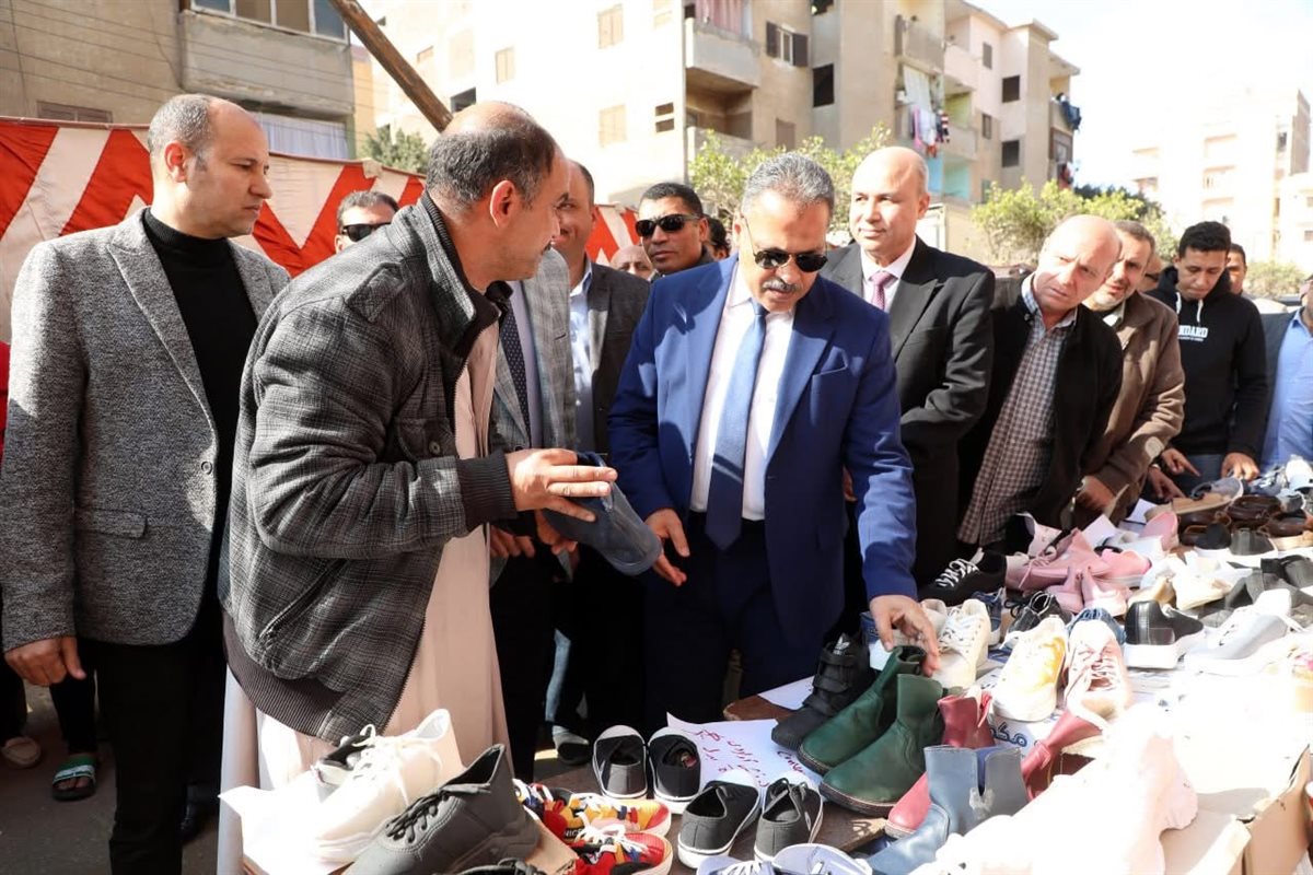 محافظ الشرقية يفتتح سوق اليوم الواحد في ههيا