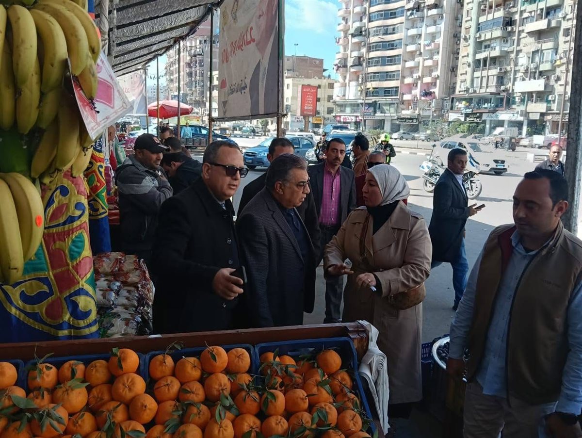 سوق اليوم الواحد بشارع قناة السويس في مدينة المنصورة