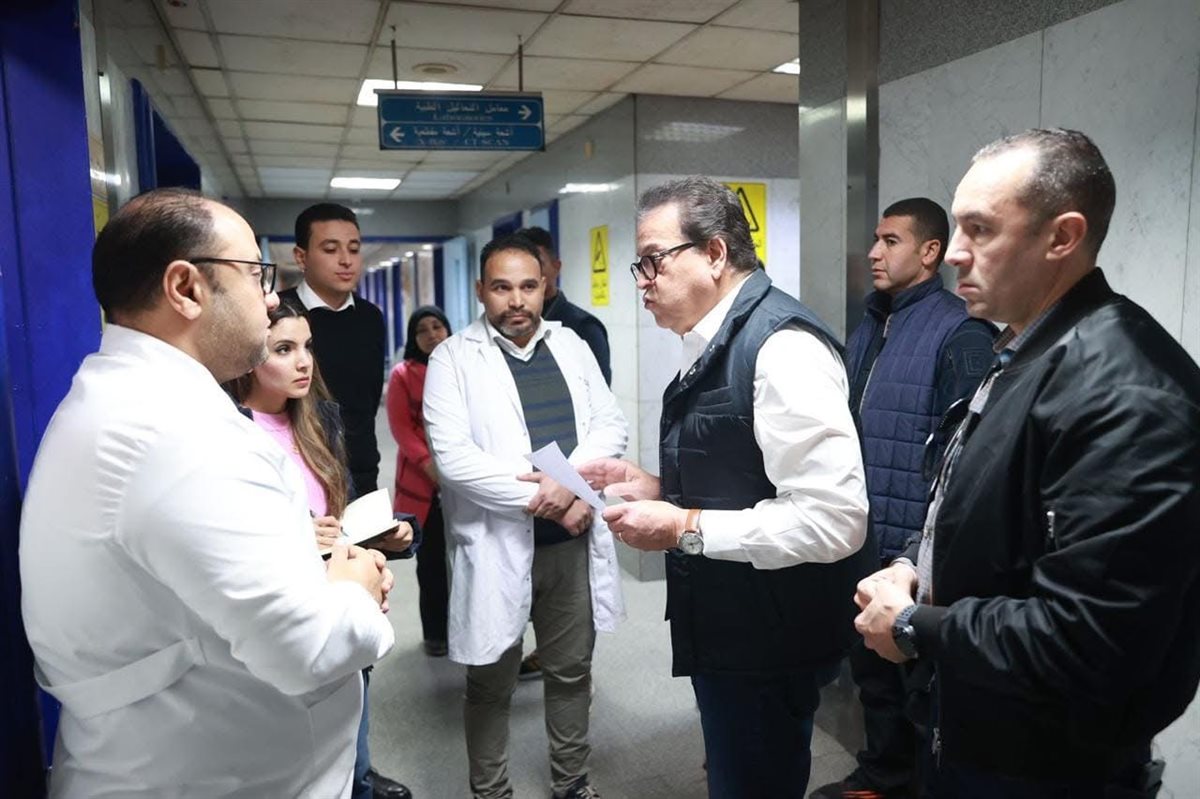 وزير الصحة يتفقد مستشفى جراحات اليوم الواحد بالبساتين