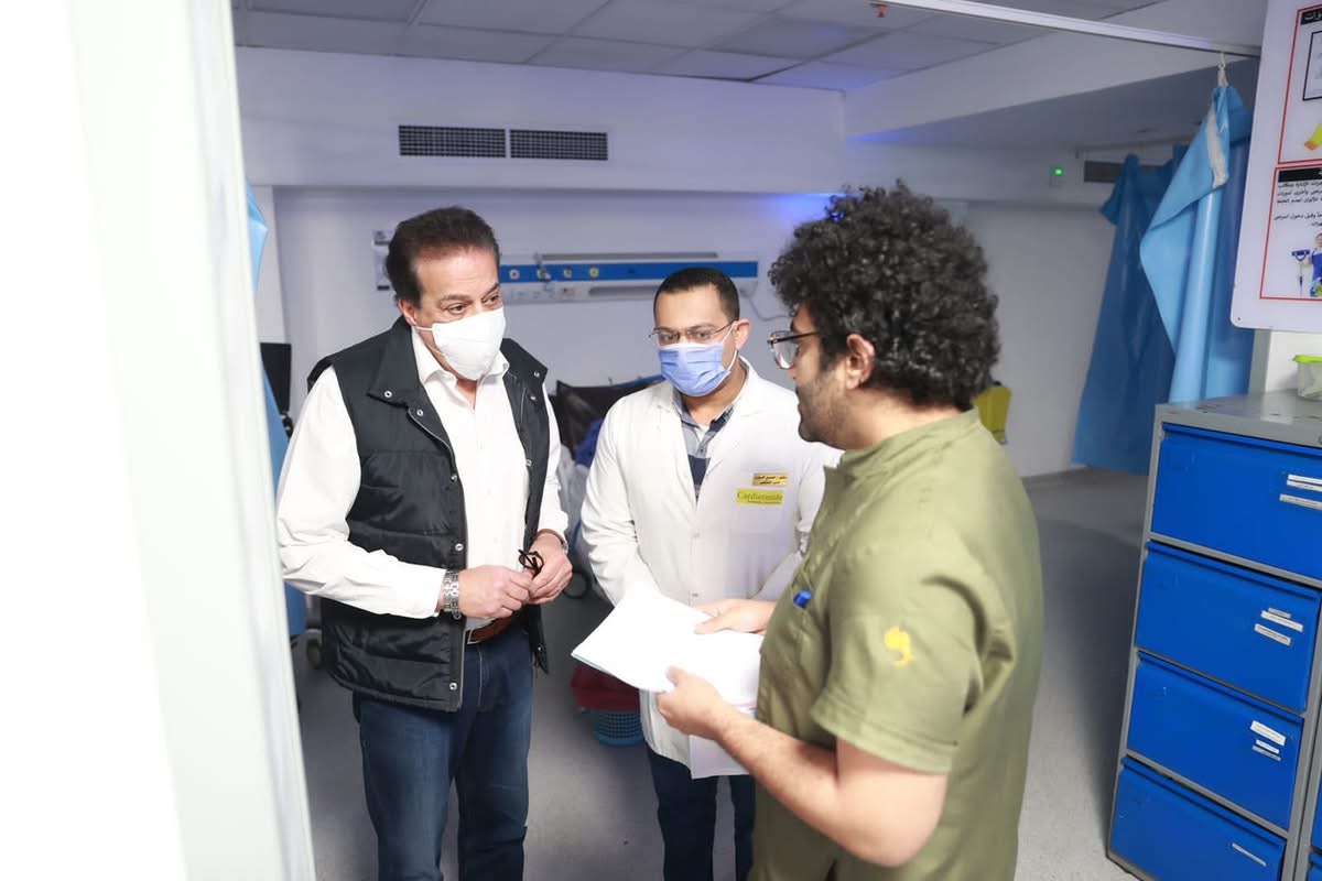خالد عبدالغفار يتفقد مستشفى النصر بحلوان