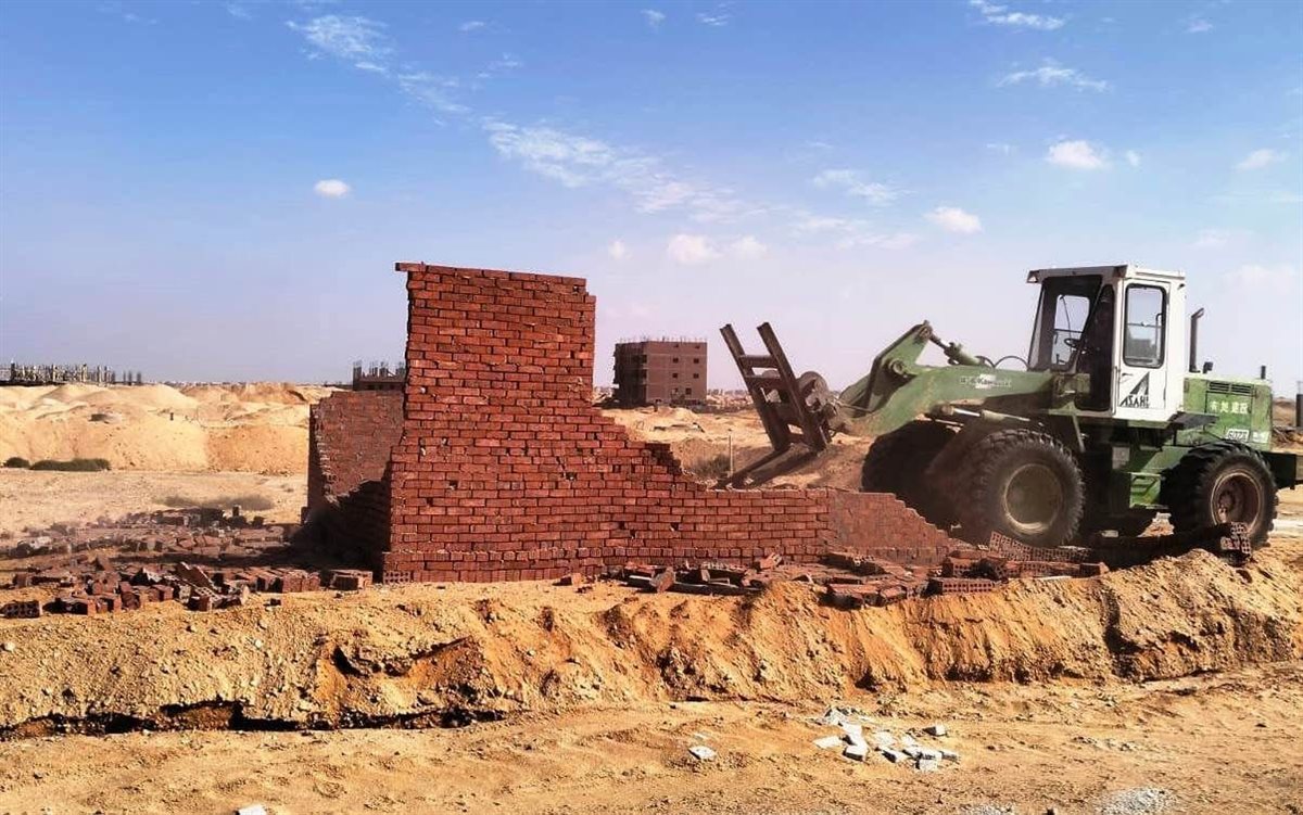 وزارة الإسكان تشن حملات موسعة لإزالة المخالفات والتعديات في المدن الجديدة