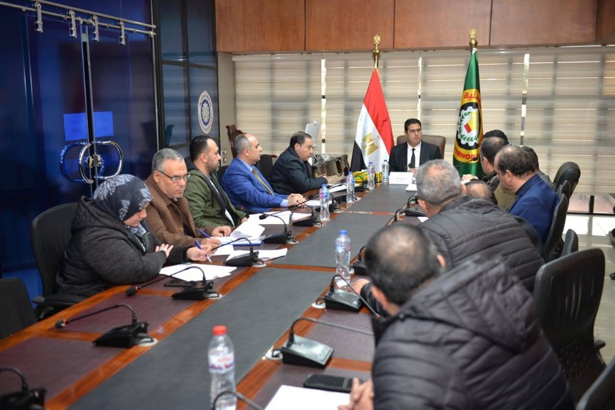 معاينة عاجلة للأراضي الملغى تخصيصها وإعادة طرحها على منصة الصناعة الرقمية