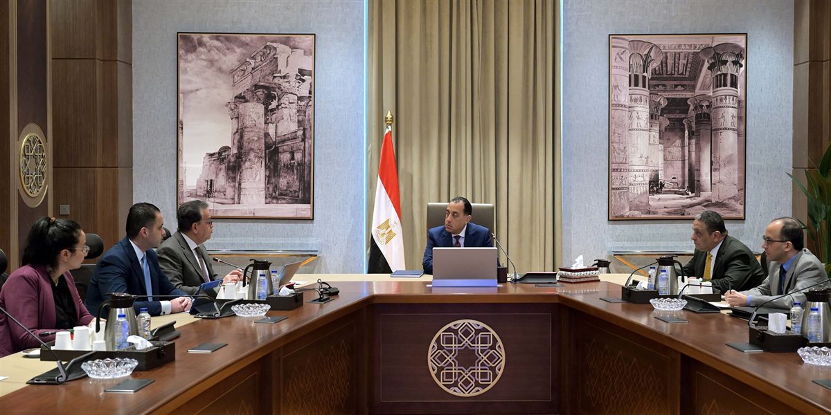 رئيس الوزراء يتابع مشروعات وزارة الصحة
