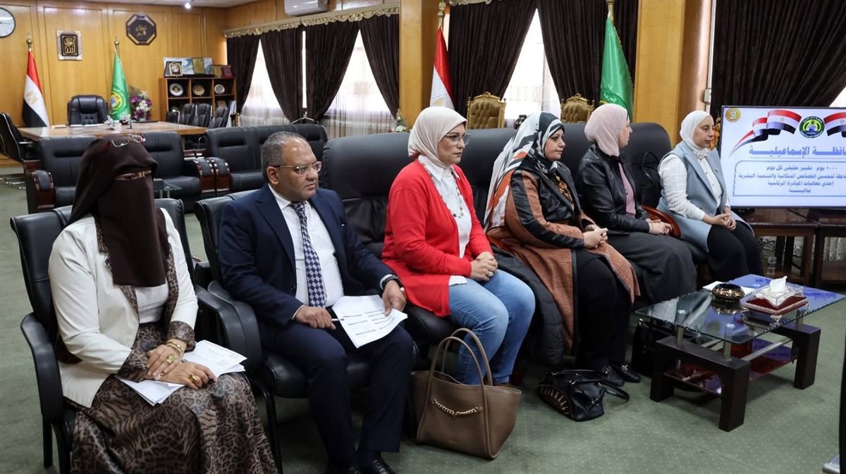 محافظ الإسماعيلية يناقش خطة عاجلة لتحسين الخصائص السكانية بمركز القنطرة غرب