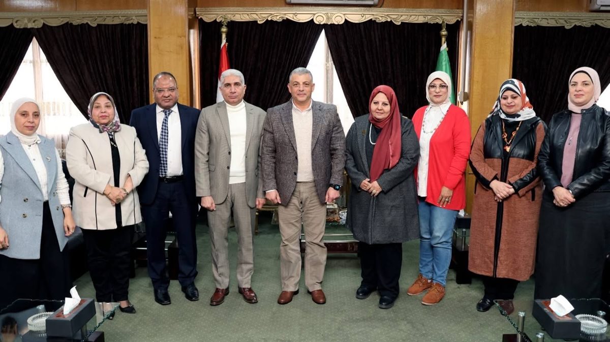محافظ الإسماعيلية يناقش خطة عاجلة لتحسين الخصائص السكانية بمركز القنطرة غرب