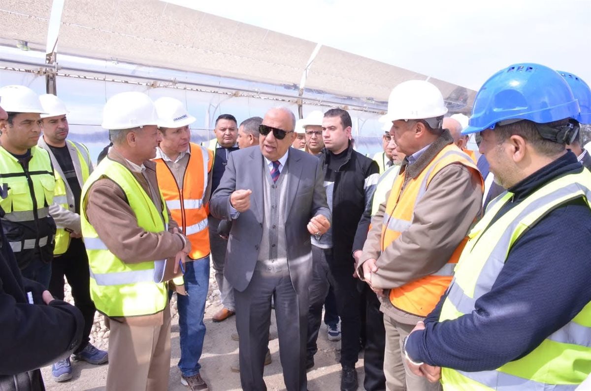 وزير الكهرباء يتابع تطوير محطة الكريمات الشمسية الحرارية