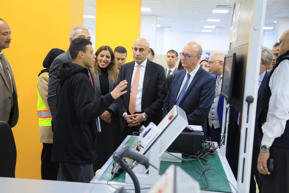 زيارة وزير التربية والتعليم ونظيره الإيطالي لأكاديمية السويدي إليكتريك ومصنع “إسكرا أمكو”