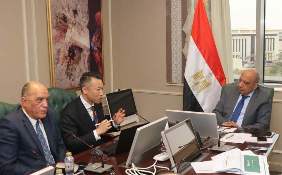 ناقش وزير الكهرباء المصري مع شركة “State Grid” الصينية التعاون في الطاقة المتجددة