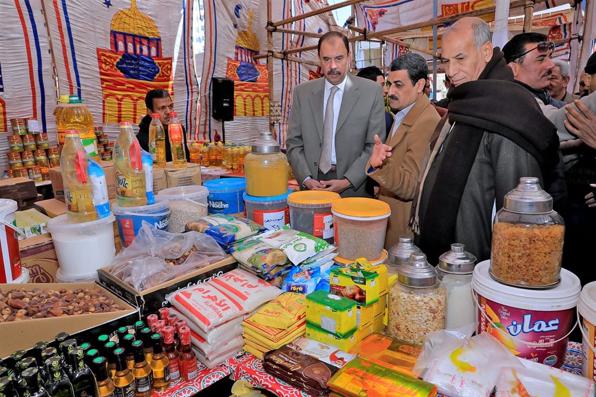 محافظ سوهاج يفتتح سوق اليوم الواحد بمدينة المنشاة
