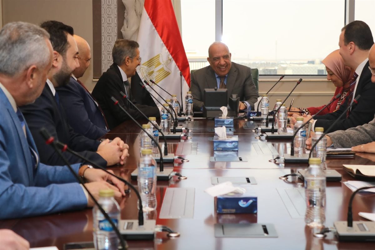 مصر تعزز تعاونها مع “أكوا باور” السعودية لتوسيع مشروعات الطاقة المتجددة ودعم الشبكة الكهربائية
