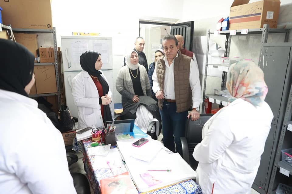 وزير الصحة يتفقد مراكز طب الأسرة في الأسمرات