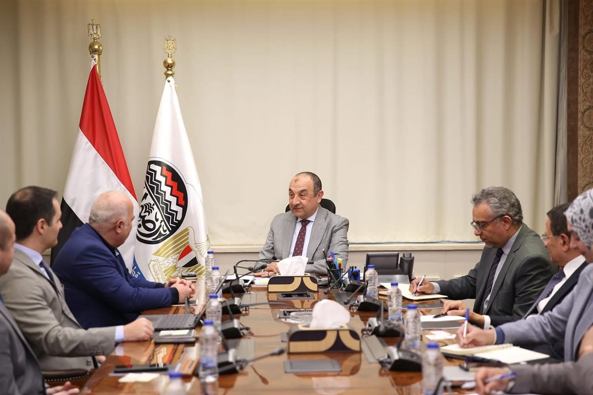 وزارة قطاع الأعمال تبحث التعاون مع “بولاريس باركس” التركية