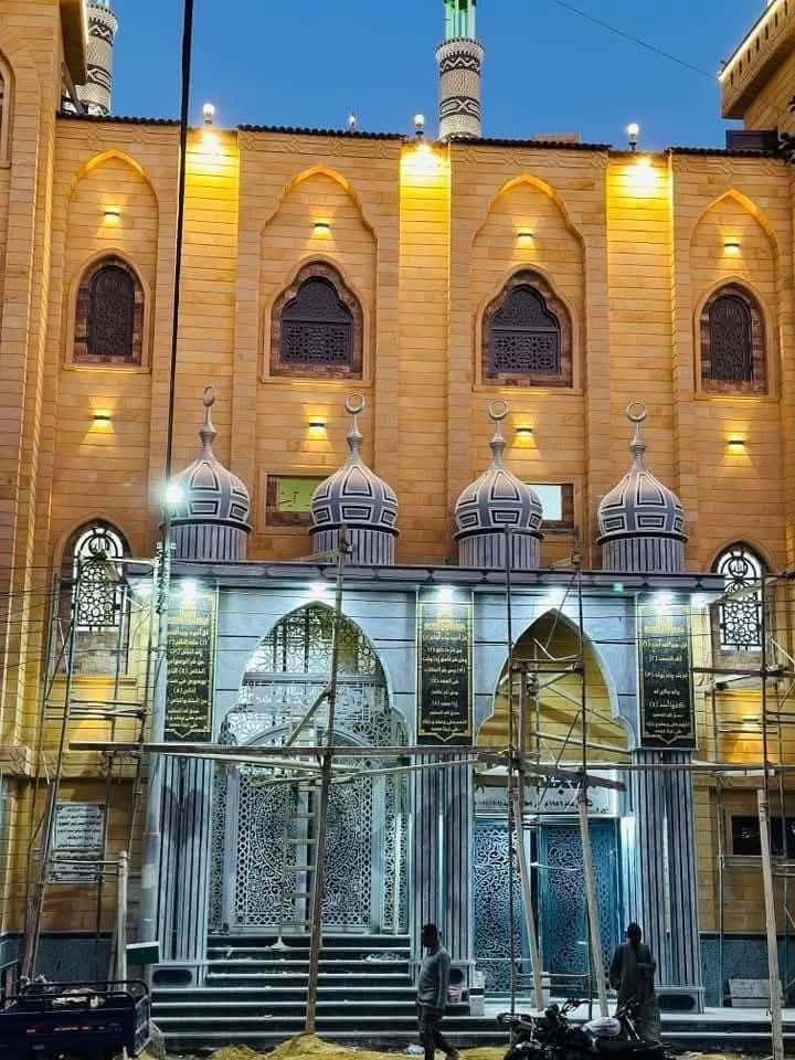 أول مسجد يعمل بالكامل بالطاقة الشمسية