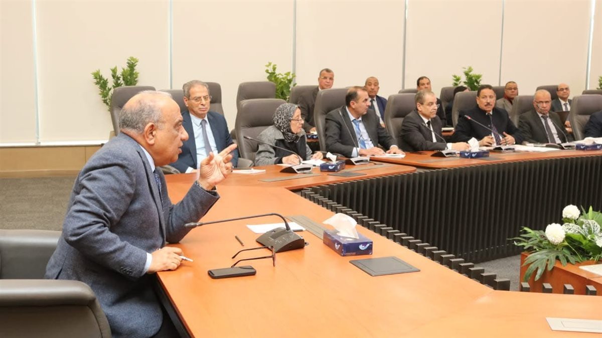 اجتماع وزير الكهرباء