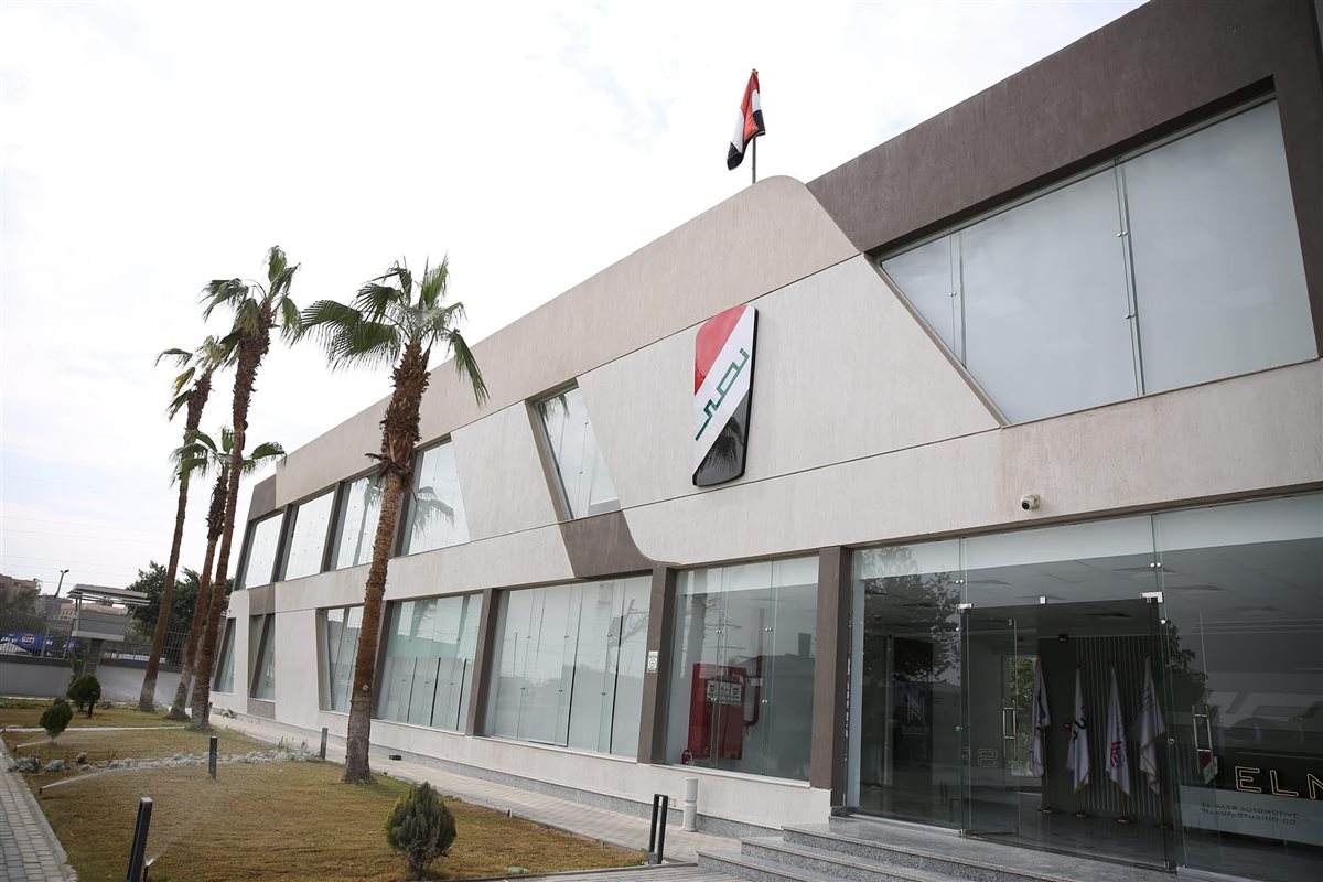 وزير قطاع الأعمال يتفقد مصانع شركة النصر للسيارات