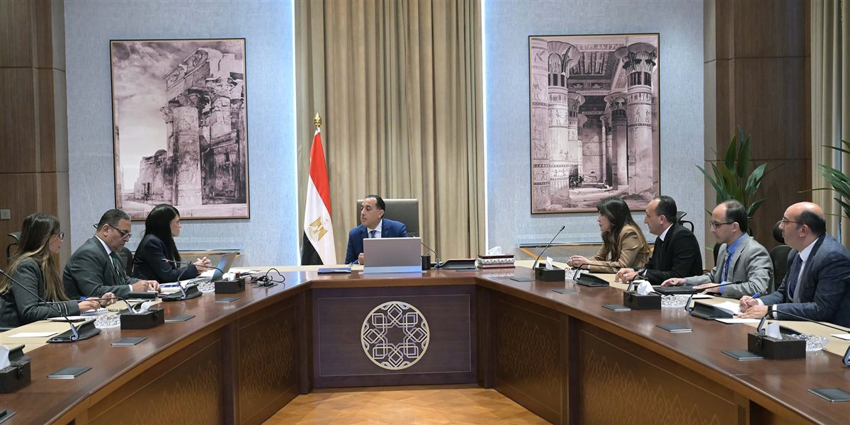 اجتماع بين رئيس الوزراء ووزيرة التخطيط