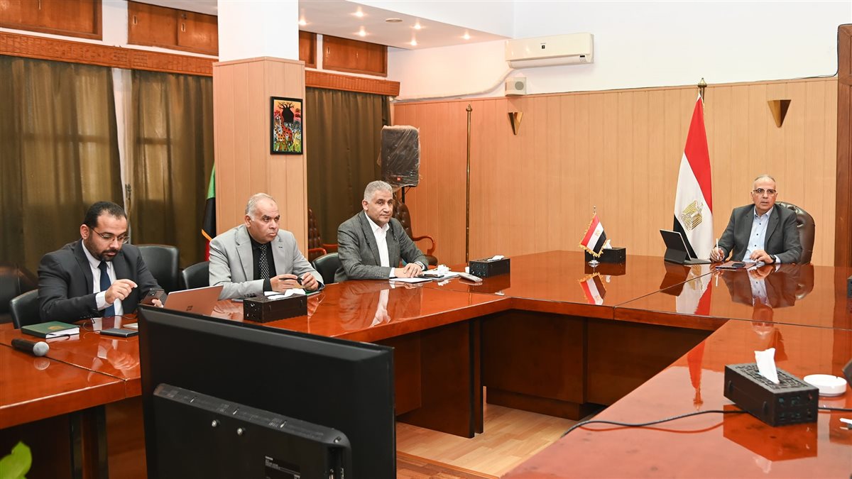 وزارة الري تضع خطة عاجلة لتطهير المجاري المائية