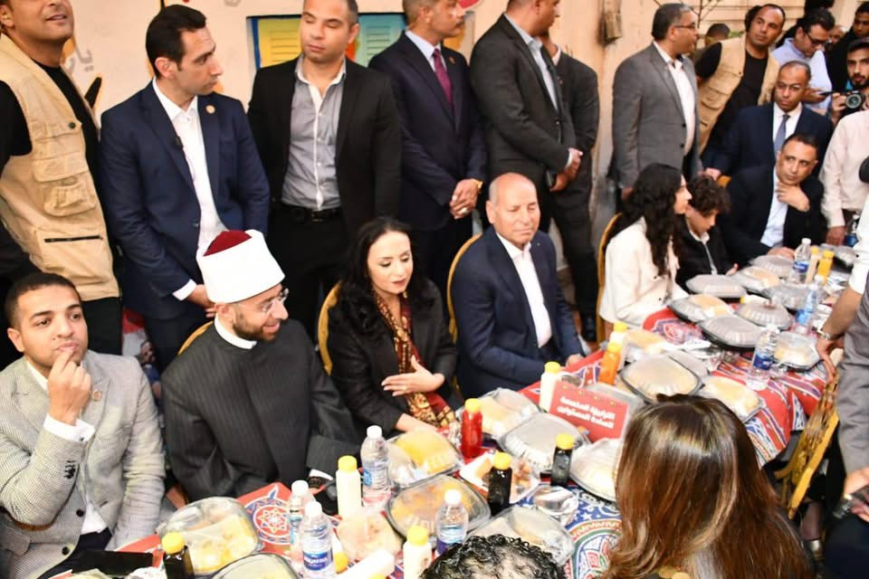 وزير الأوقاف يشارك في إفطار المطرية