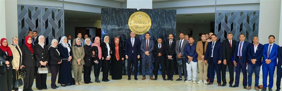 لقاء موسع مع المرشحين للدورة الثانية من "1000 مدير مدرسة"