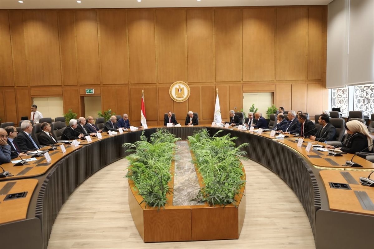 أيمن عاشور يترأس اجتماع مجلس أمناء جامعة الزقازيق الأهلية