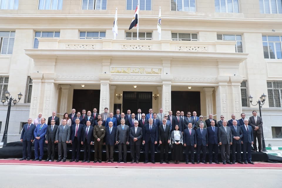 المجلس الأعلى للجامعات يناقش تطوير البحث العلمي والابتكار في مصر