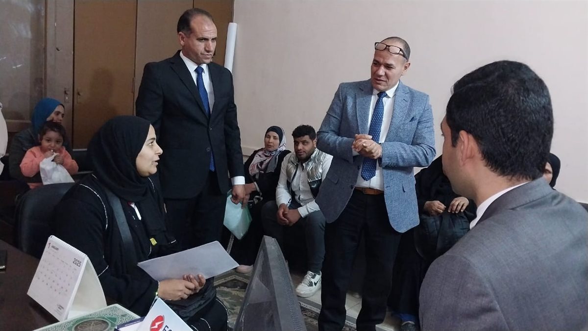 وزارة العمل تسلم عقود عمل لذوي الهمم بالقاهرة