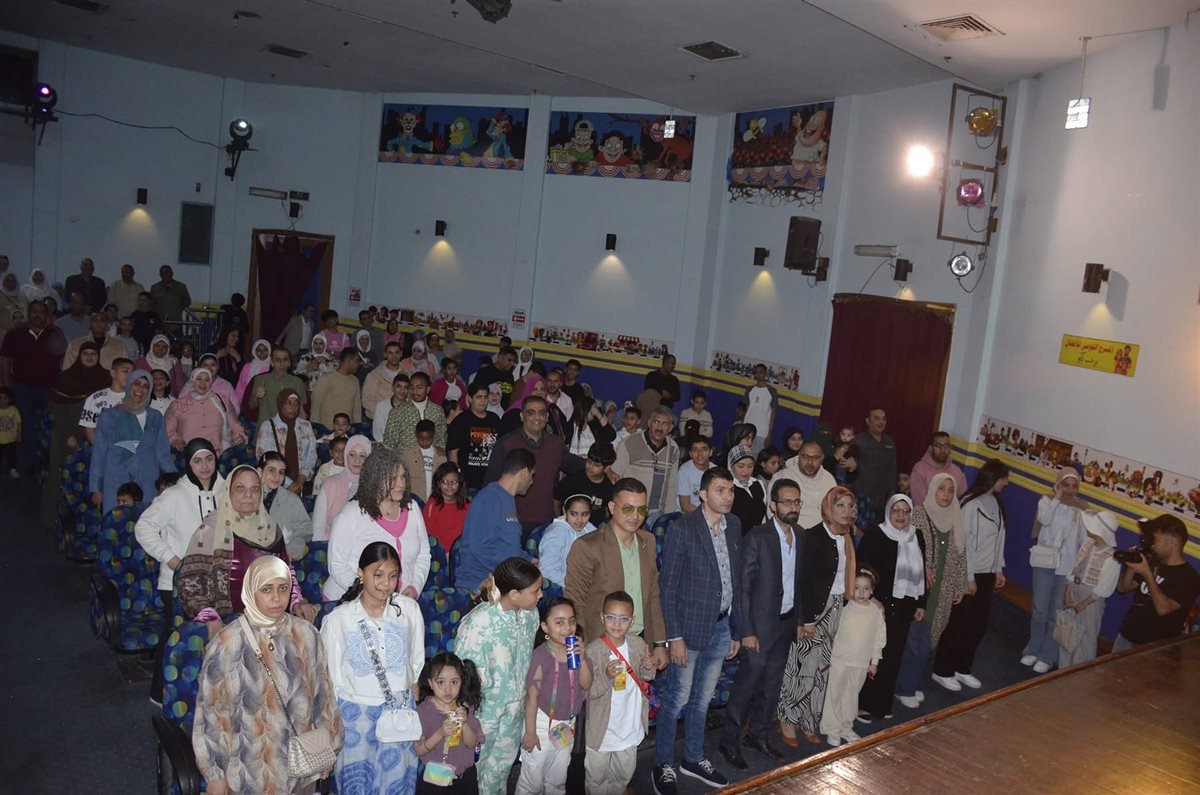 العروض المسرحية تجذب الأطفال والعائلات في القاهرة والإسكندرية