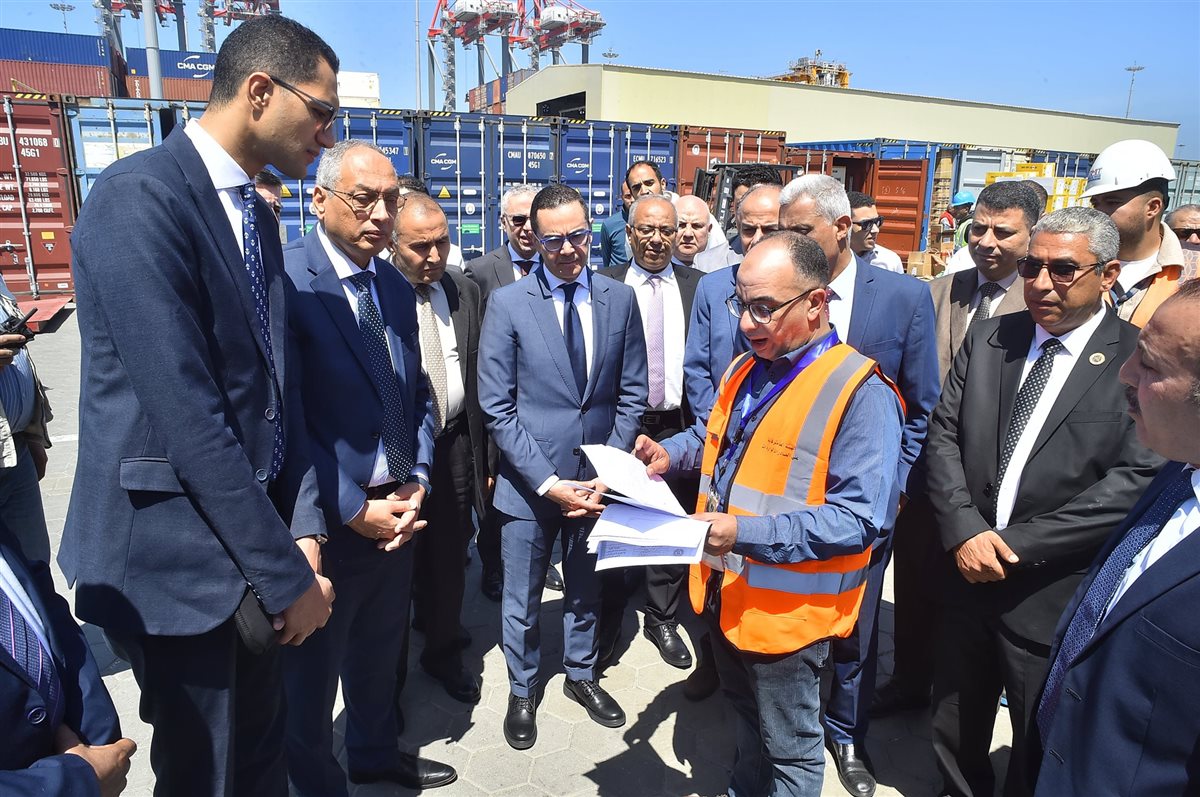 وزير الاستثمار يزور الإسكندرية لمتابعة تطوير منظومة الإفراج الجمركي