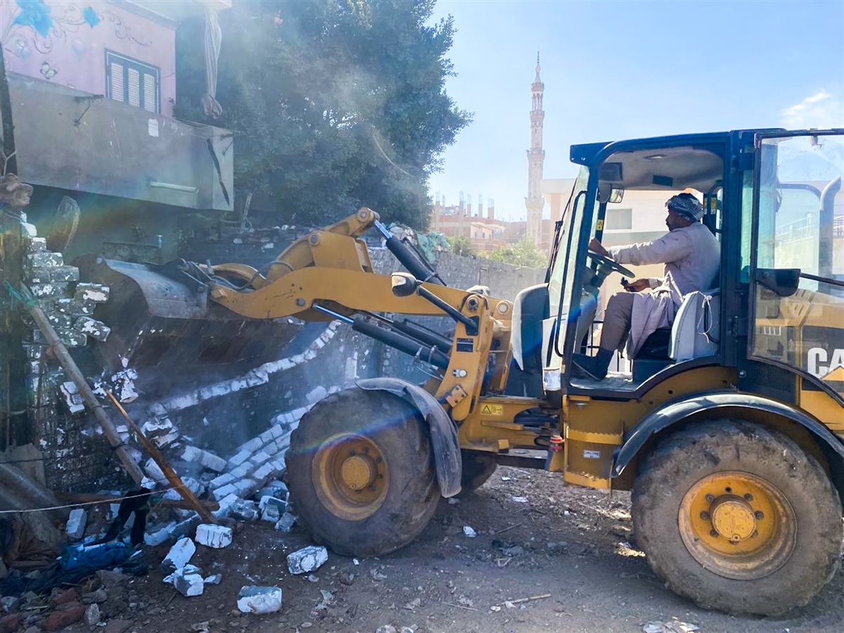 وزير الري يتابع جهود إزالة التعديات على مجرى نهر النيل وفروعه