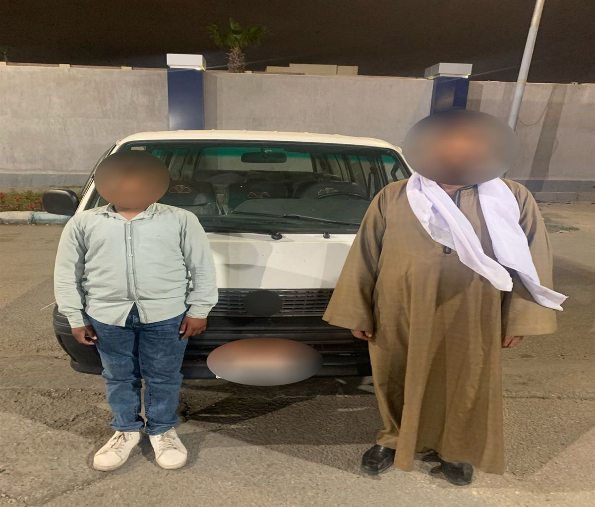 سائق أجرة يسمح لابنه بقيادة السيارة بالشرقية والتعدي على فتاة