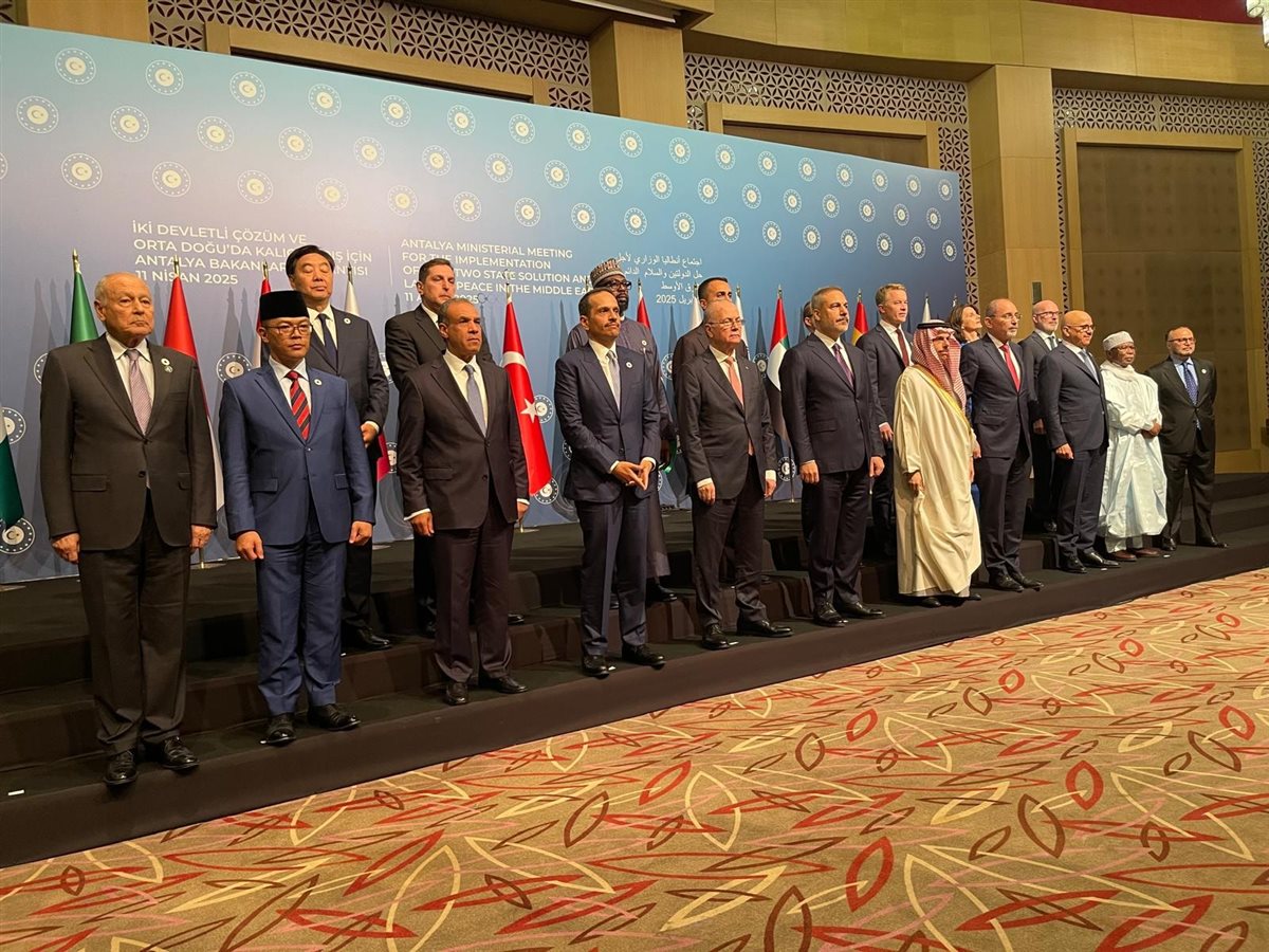 وزير الخارجية المصري يبحث سبل إنجاح إعادة الإعمار في غزة خلال اجتماع موسع مع قوى دولية كبرى