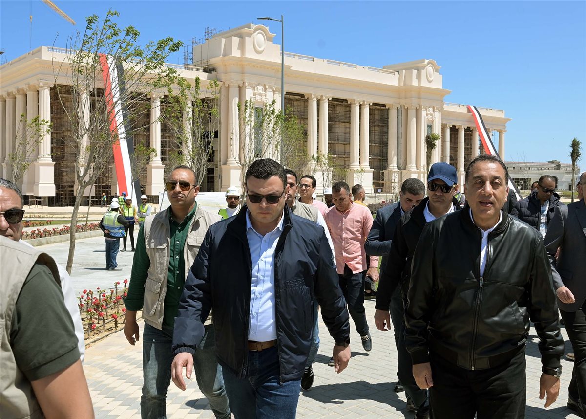 رئيس الوزراء يتفقد المدينة التراثية بالعلمين الجديدة ويوجه بسرعة التنفيذ