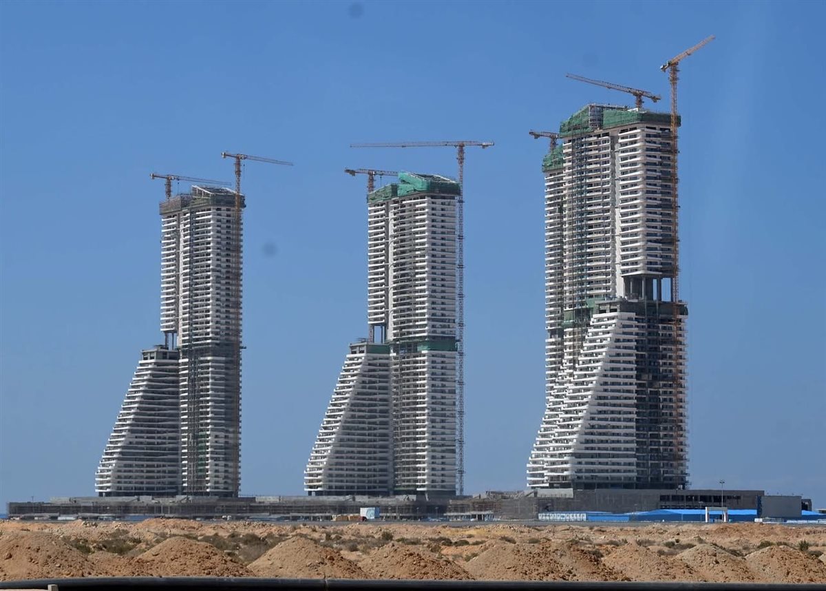 المصدر: الصفحة الرسمية لرئاسة مجلس الوزراء المصري فيسبوك