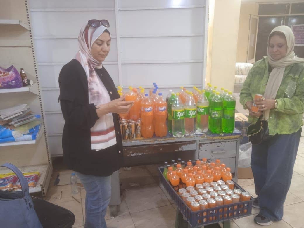 أحد المحال المضبوطة لبيع سلع منتهية الصلاحية