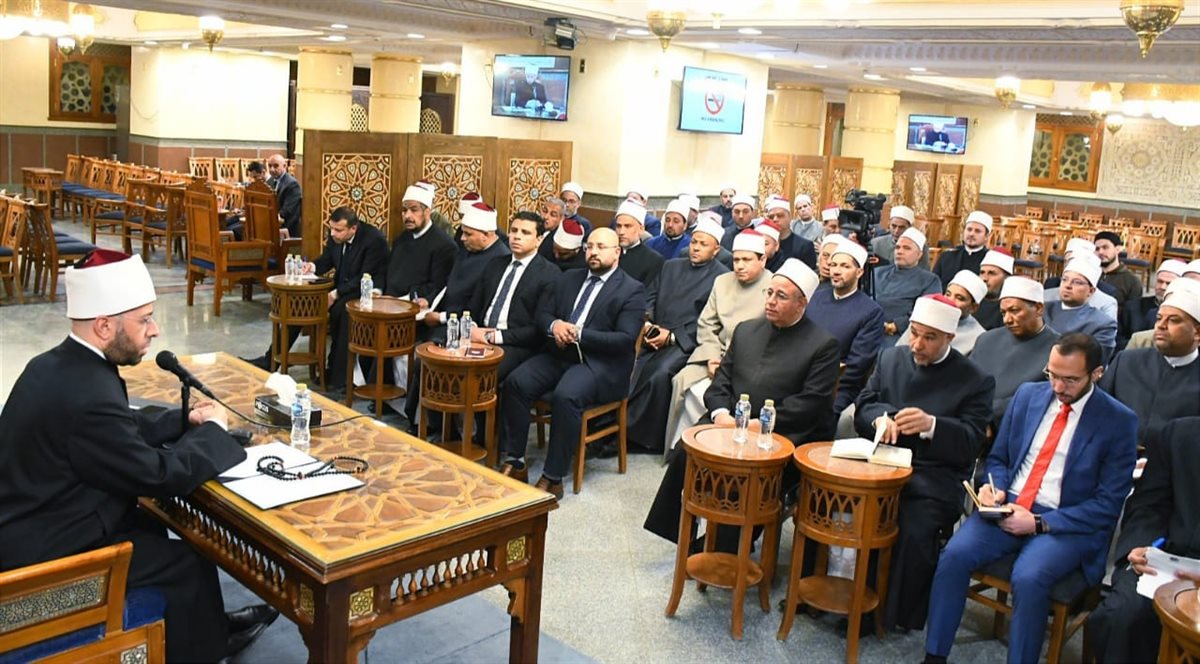 وزير الأوقاف يلتقي بمفتشي القاهرة ويصدر قرارات لضبط التفتيش
