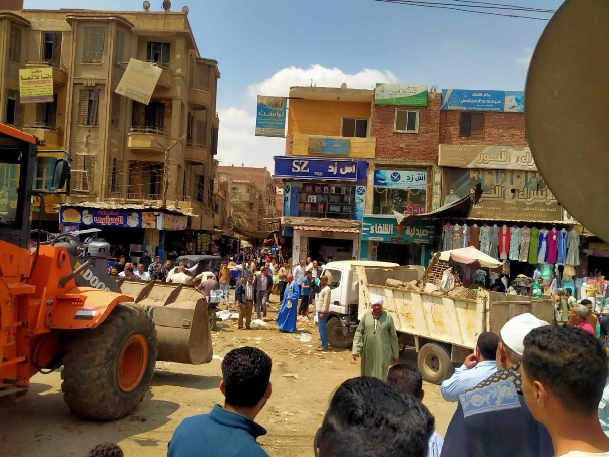محافظة الجيزة تبدأ تسكين الباعة الجائلين بسوق العياط الحضاري بديلًا لأسواق المزلقان العشوائية