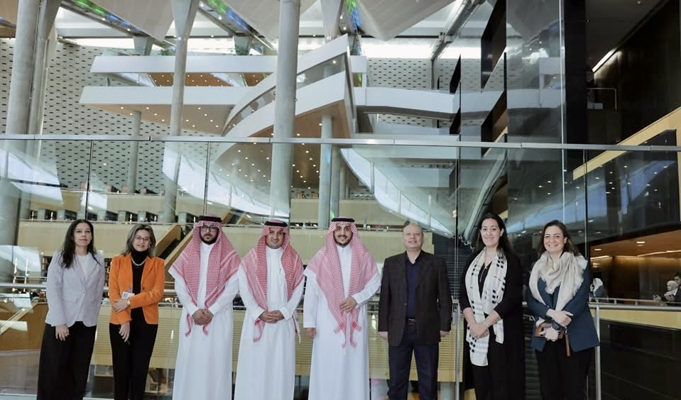 الوفد السعودي يشيد بالمكتبة ودورها الريادي